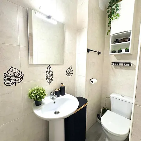 Bonito Estudio Con Terraza, Cerca De La Playa *