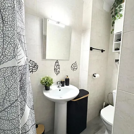 Bonito Estudio Con Terraza, Cerca De La Playa